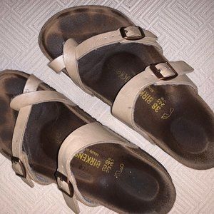 BIRKENSTOCK SIZE EU38 WHITE/SILVER STRAPS 7.5-8W